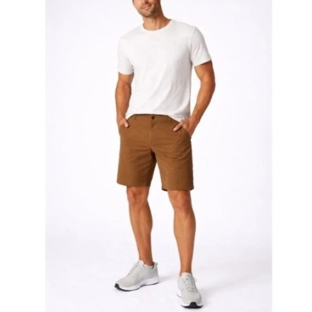 Vuori Men's Camel Flat Front Slash Pockets Meta Chino Shorts Size 36 NWT